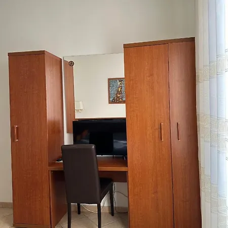 Karina Guest house *